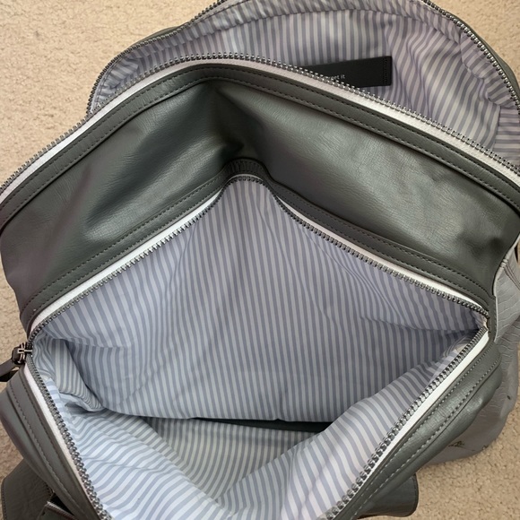 lululemon gym gray baggage size
